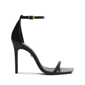 Jenna Sandal